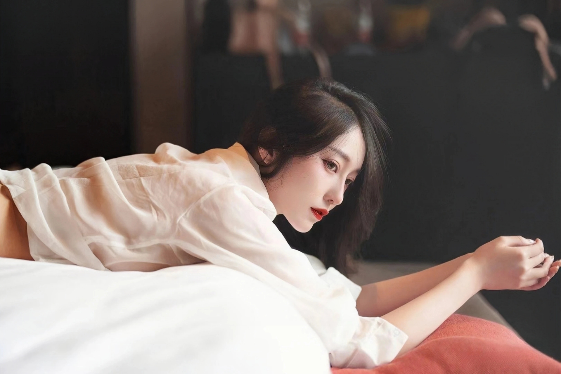 男子持刀辱骂恐吓高空作业人员 被重庆警方行拘